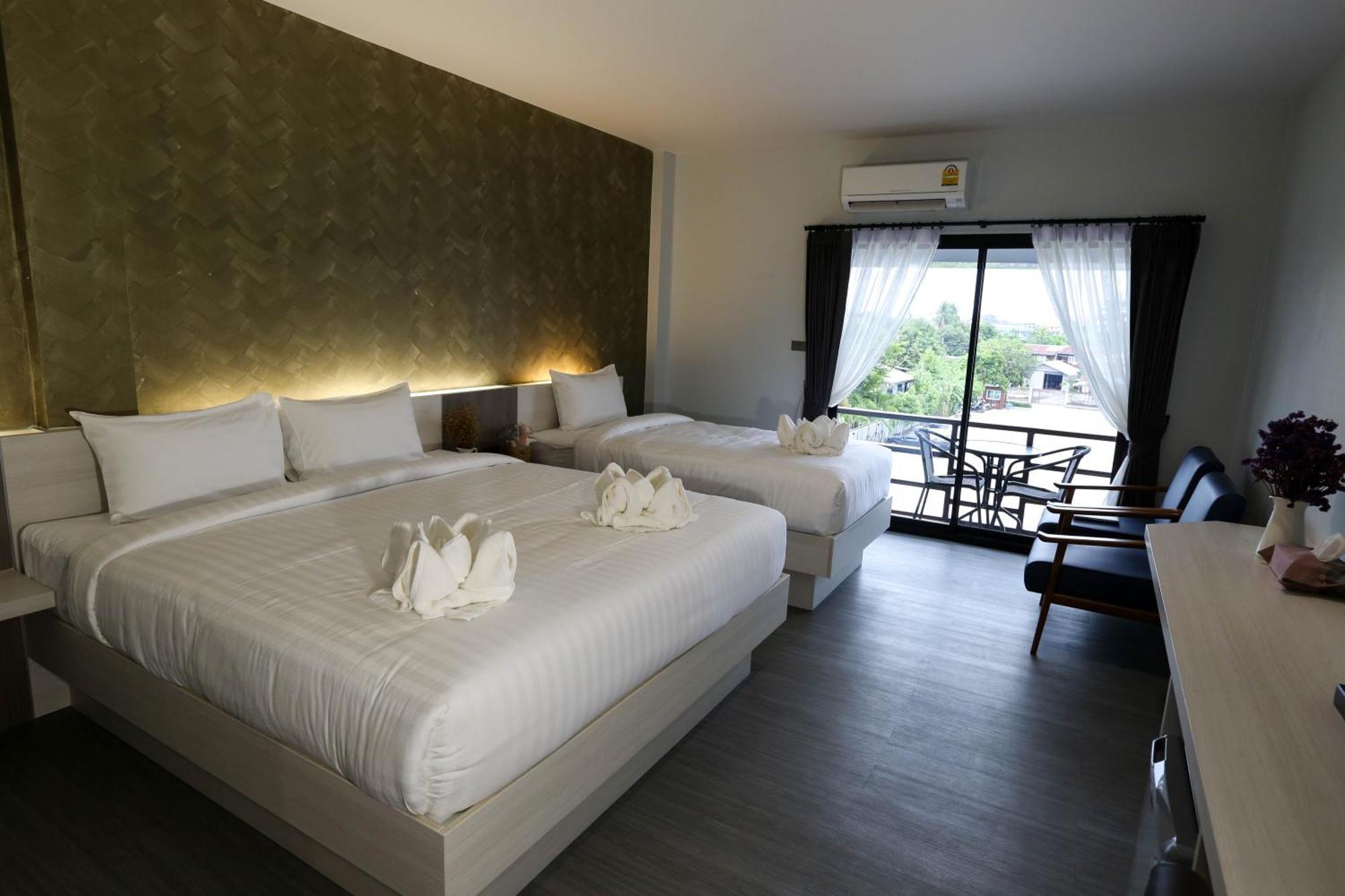 Socool Grand Hotel Nang Rong Exteriör bild