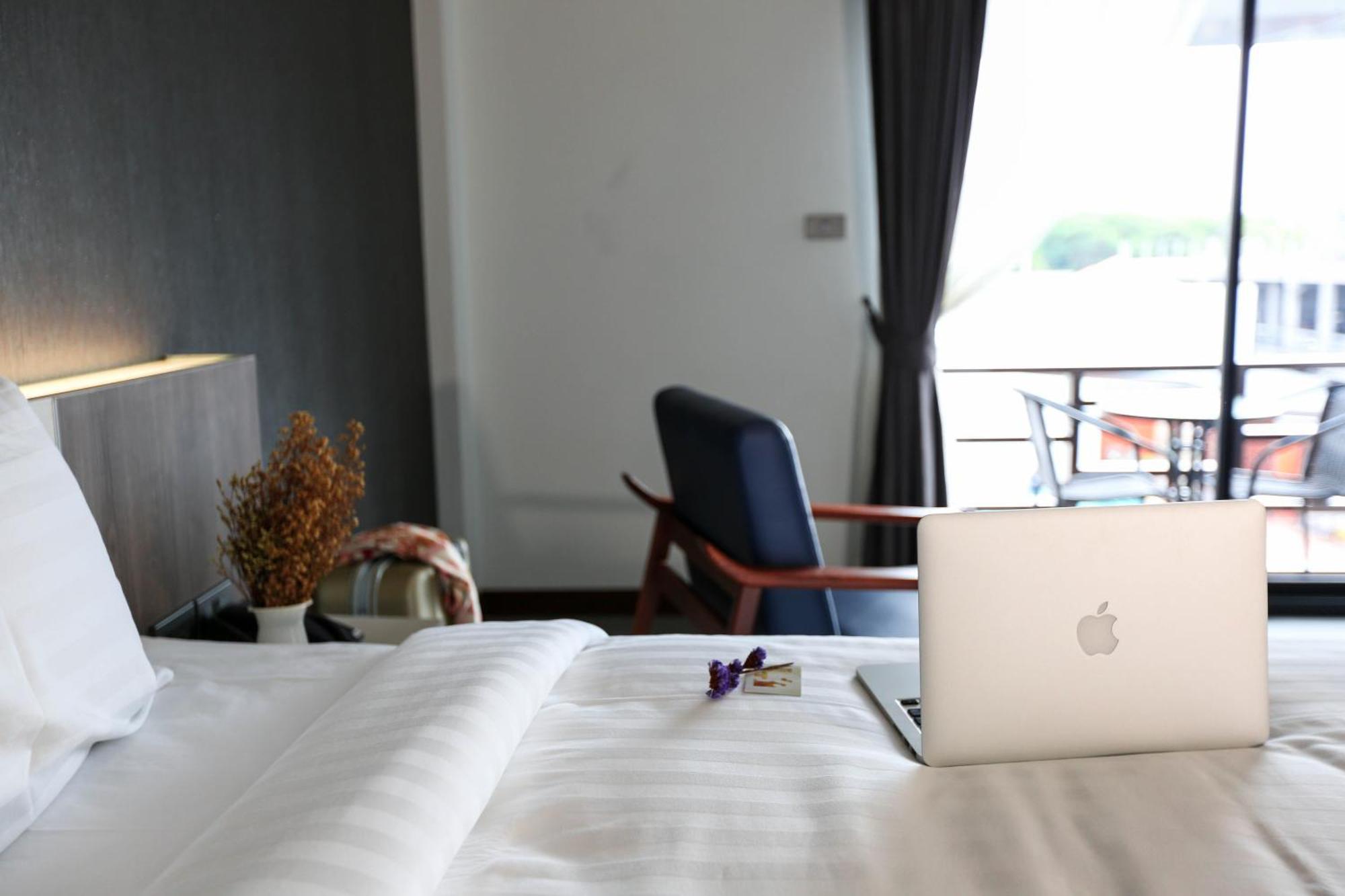 Socool Grand Hotel Nang Rong Exteriör bild