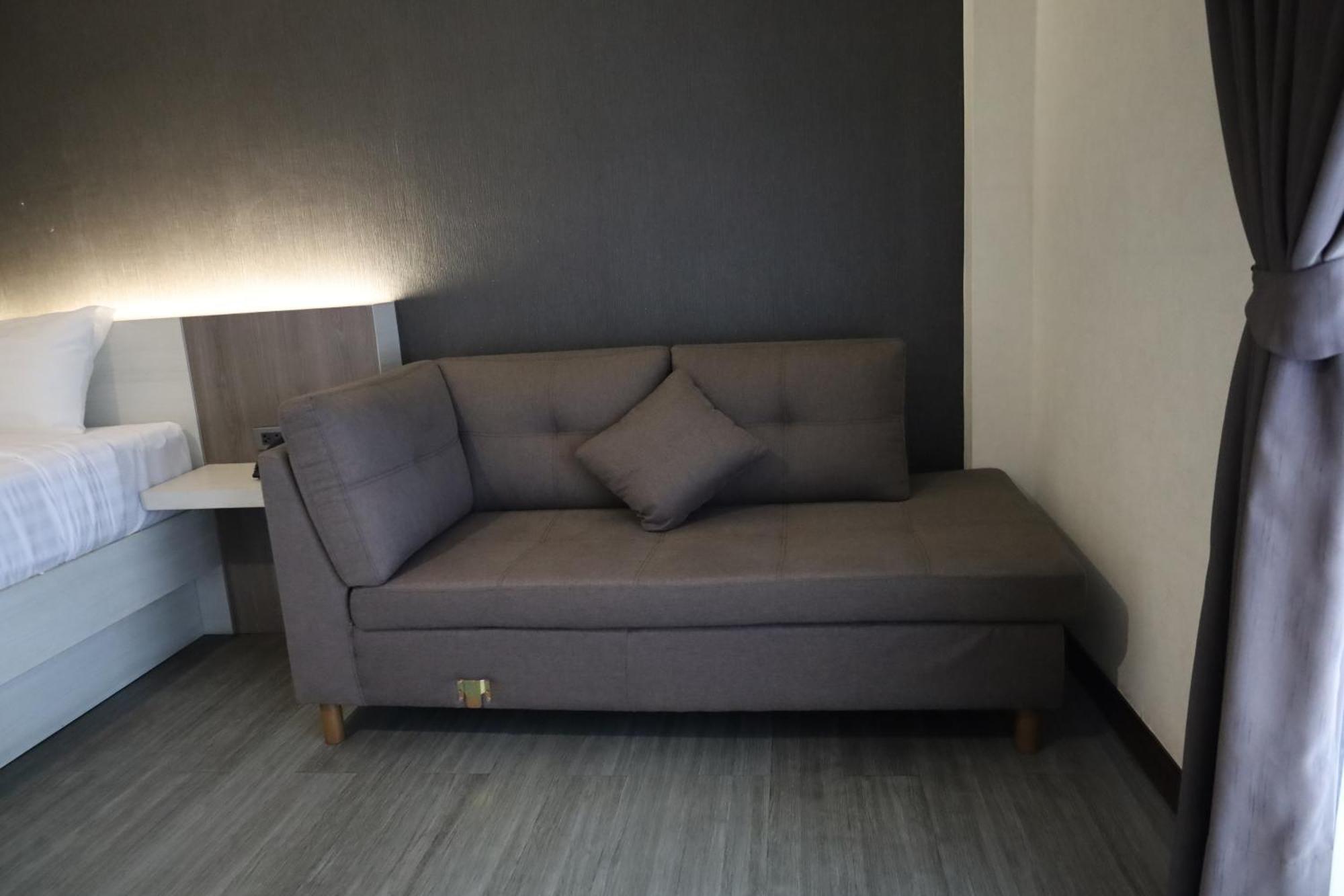 Socool Grand Hotel Nang Rong Exteriör bild