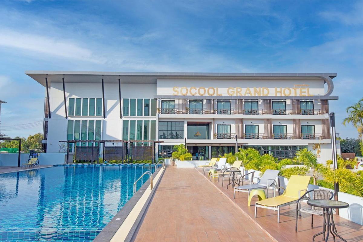 Socool Grand Hotel Nang Rong Exteriör bild
