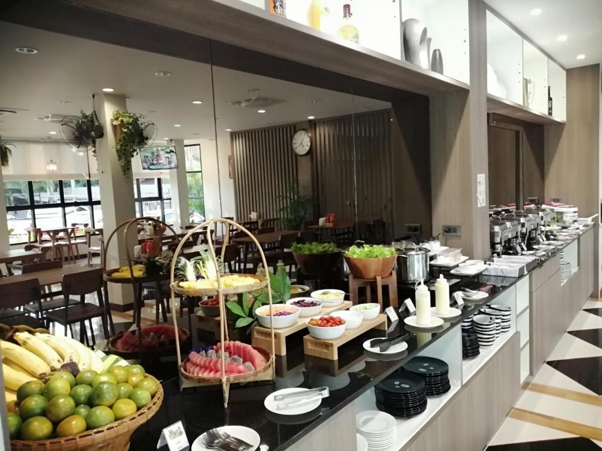 Socool Grand Hotel Nang Rong Exteriör bild